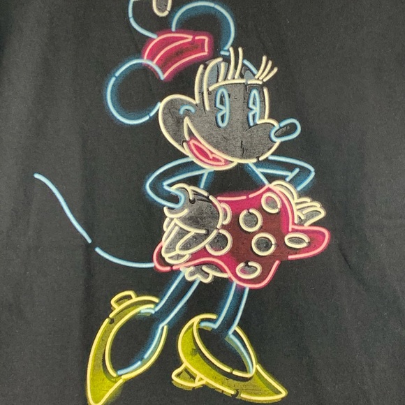 Disney Tops - Walt Disney World Minnie Black Graphic T Shirt
